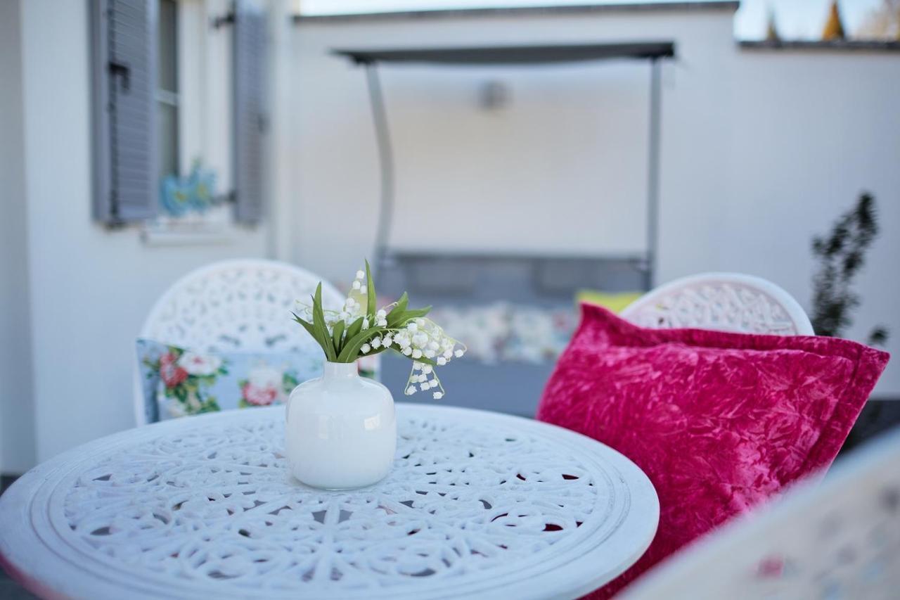 The Doors Boutique Apartments Mosonmagyaróvár Esterno foto