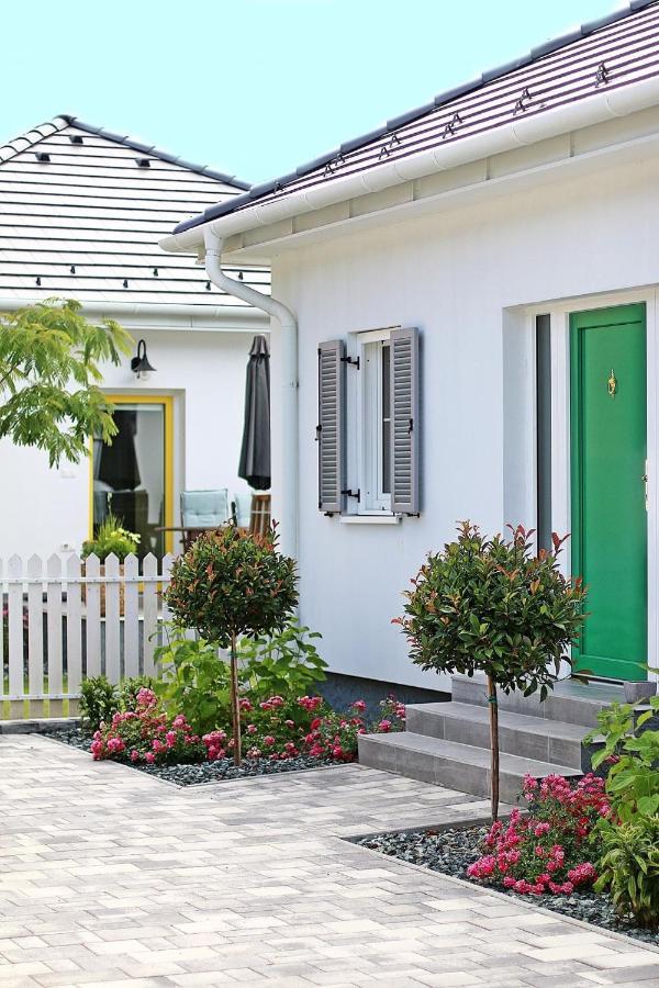 The Doors Boutique Apartments Mosonmagyaróvár Esterno foto