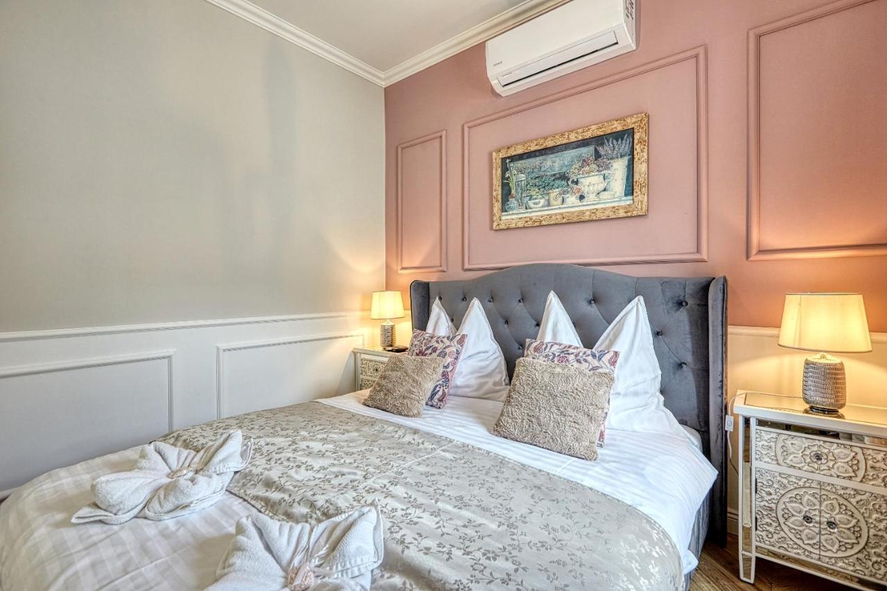 The Doors Boutique Apartments Mosonmagyaróvár Esterno foto