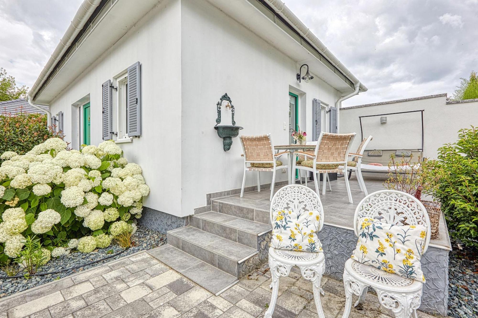 The Doors Boutique Apartments Mosonmagyaróvár Esterno foto