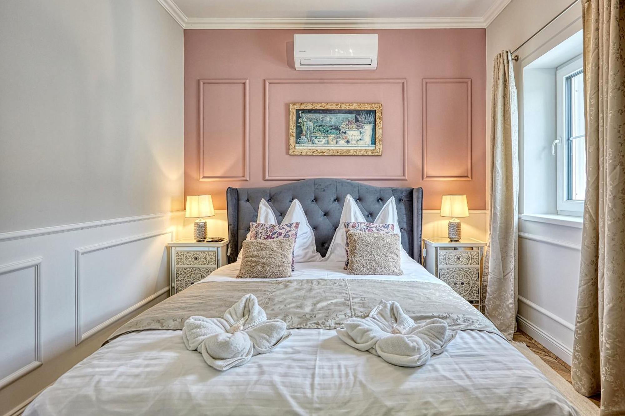 The Doors Boutique Apartments Mosonmagyaróvár Esterno foto