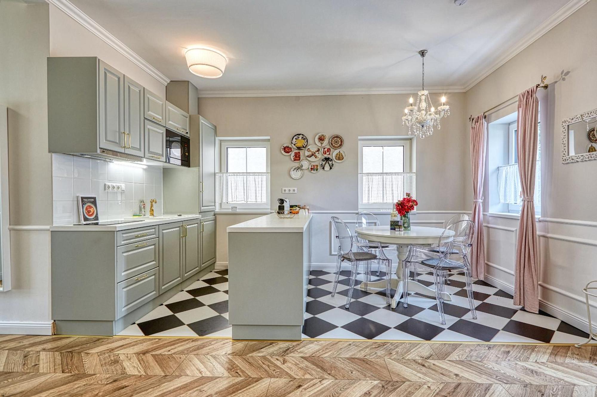 The Doors Boutique Apartments Mosonmagyaróvár Esterno foto