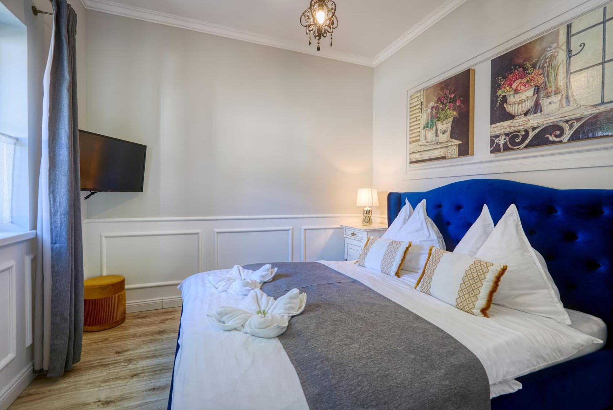 The Doors Boutique Apartments Mosonmagyaróvár Esterno foto